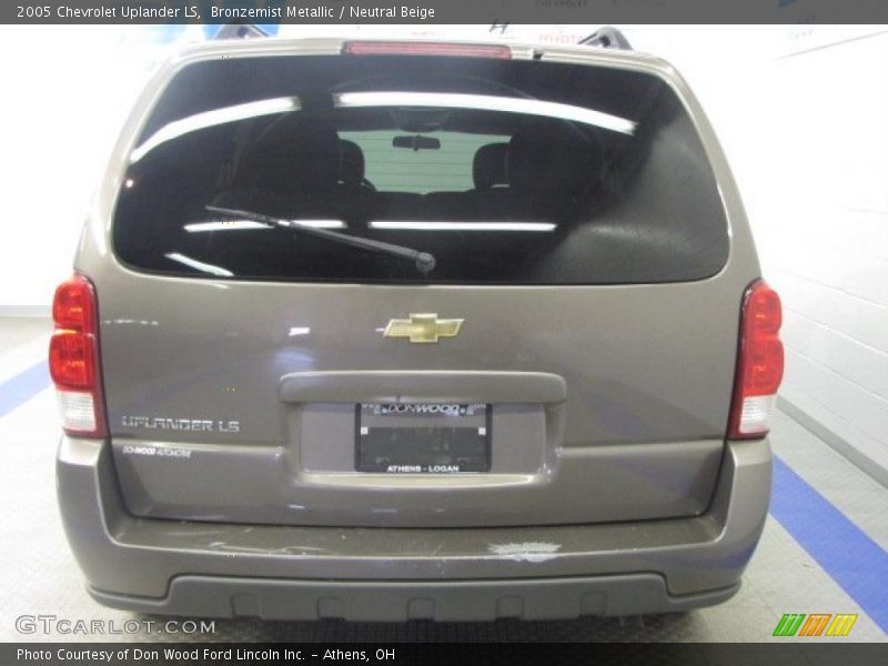 Bronzemist Metallic / Neutral Beige 2005 Chevrolet Uplander LS