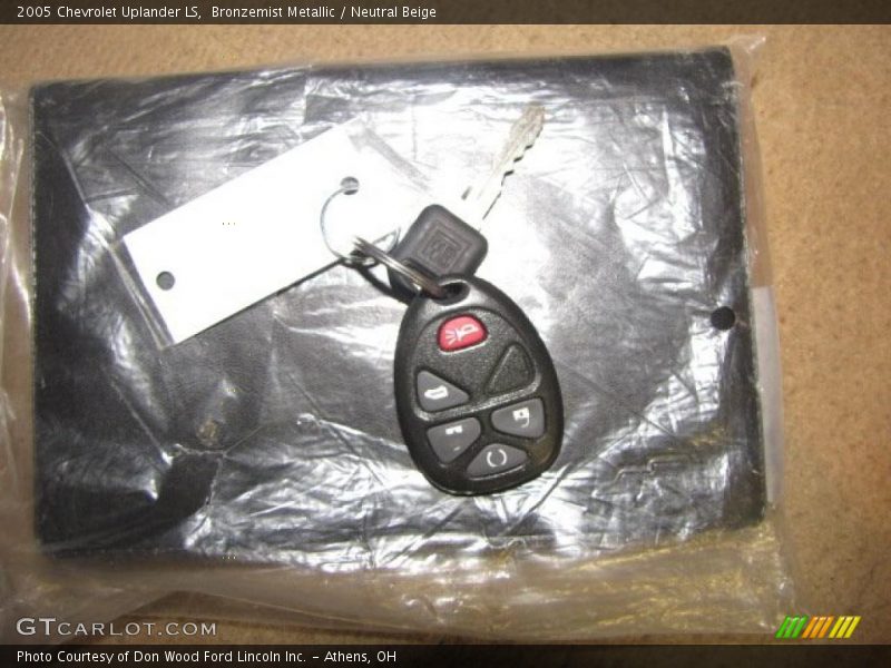Bronzemist Metallic / Neutral Beige 2005 Chevrolet Uplander LS