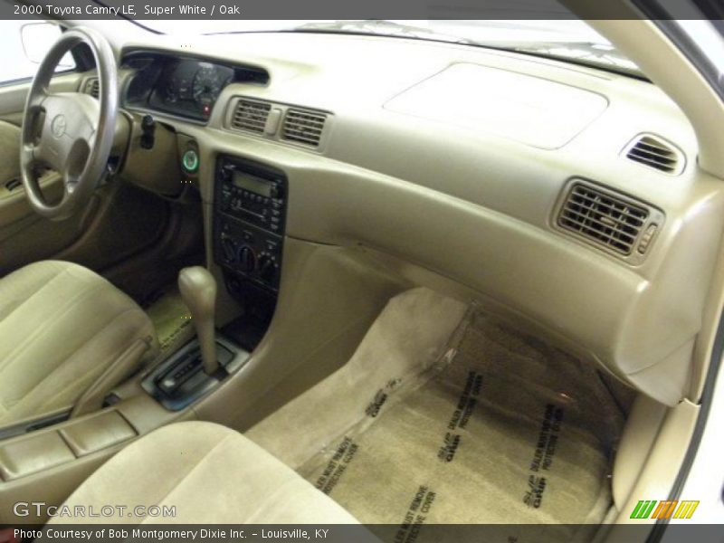Super White / Oak 2000 Toyota Camry LE