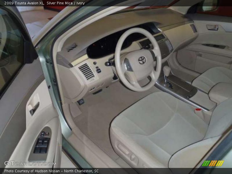Silver Pine Mica / Ivory 2009 Toyota Avalon XL