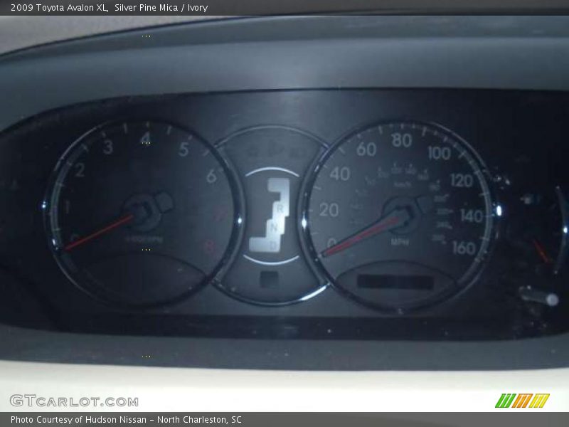 Silver Pine Mica / Ivory 2009 Toyota Avalon XL