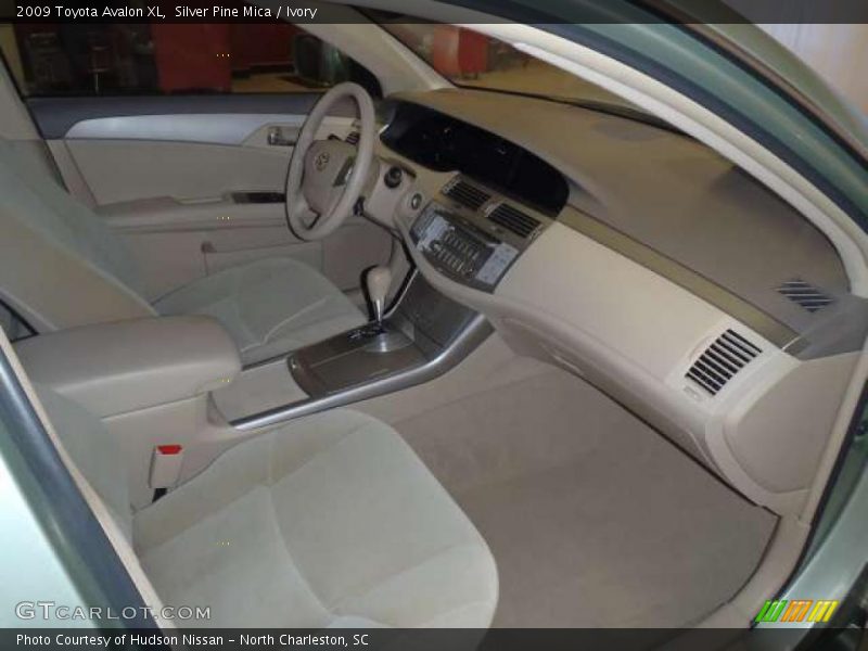Silver Pine Mica / Ivory 2009 Toyota Avalon XL