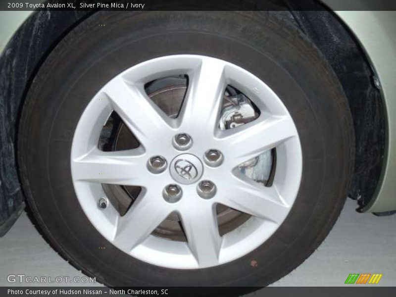Silver Pine Mica / Ivory 2009 Toyota Avalon XL