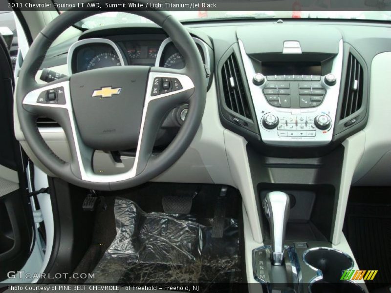 Summit White / Light Titanium/Jet Black 2011 Chevrolet Equinox LT AWD