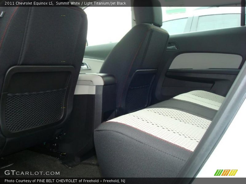 Summit White / Light Titanium/Jet Black 2011 Chevrolet Equinox LS