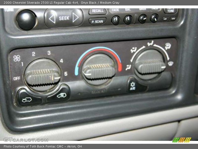Controls of 2000 Silverado 2500 LS Regular Cab 4x4