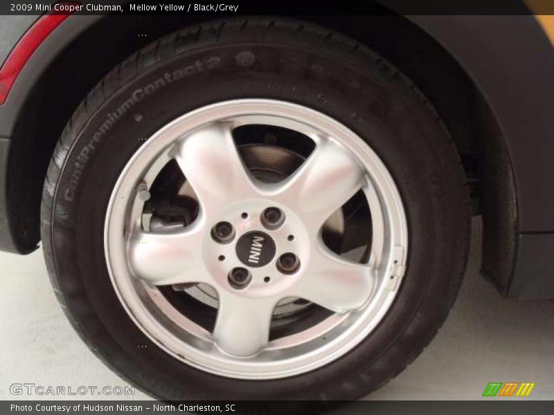 Mellow Yellow / Black/Grey 2009 Mini Cooper Clubman