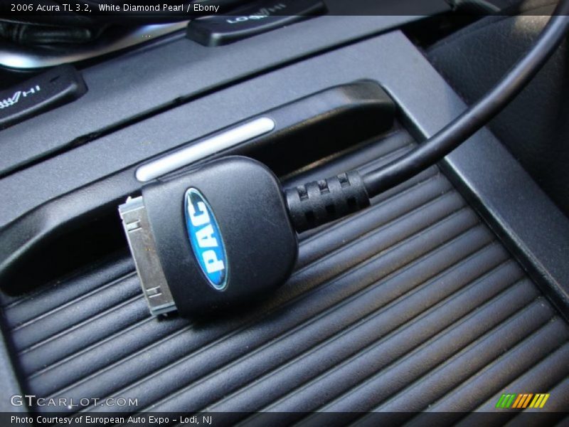 White Diamond Pearl / Ebony 2006 Acura TL 3.2