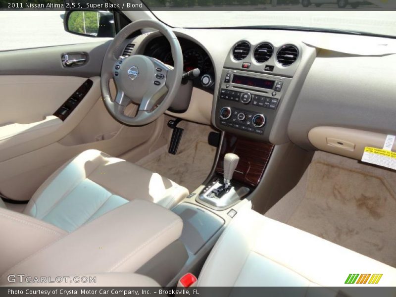 Super Black / Blond 2011 Nissan Altima 2.5 S