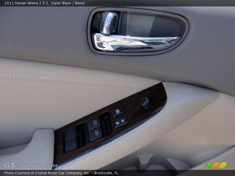 Super Black / Blond 2011 Nissan Altima 2.5 S