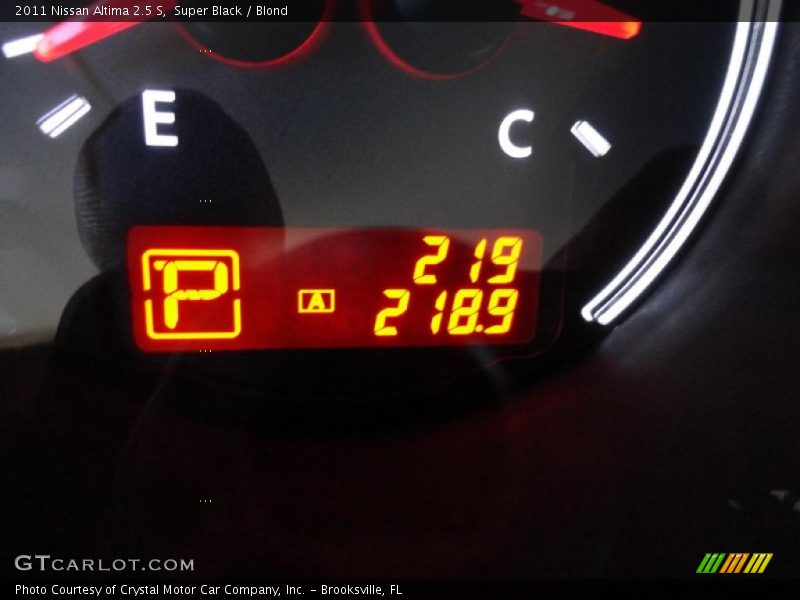 Super Black / Blond 2011 Nissan Altima 2.5 S