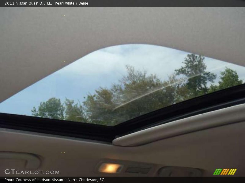 Sunroof of 2011 Quest 3.5 LE