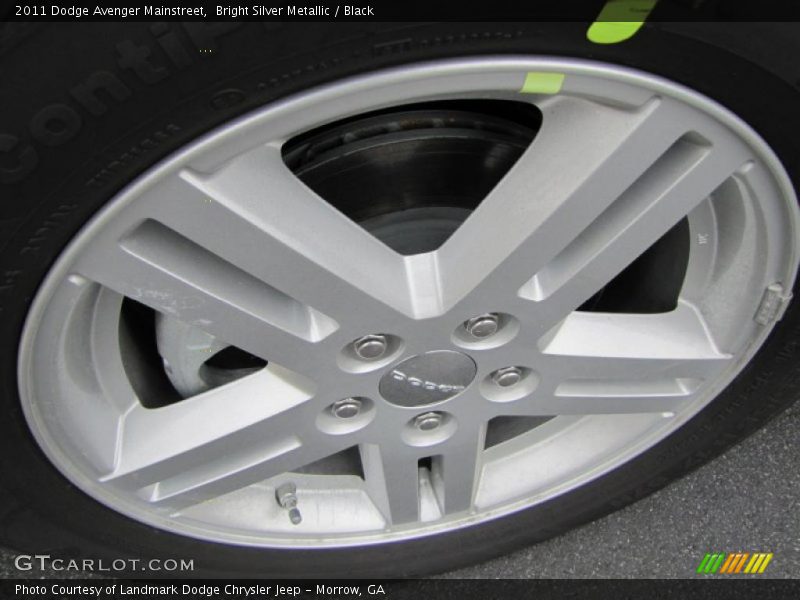 Bright Silver Metallic / Black 2011 Dodge Avenger Mainstreet