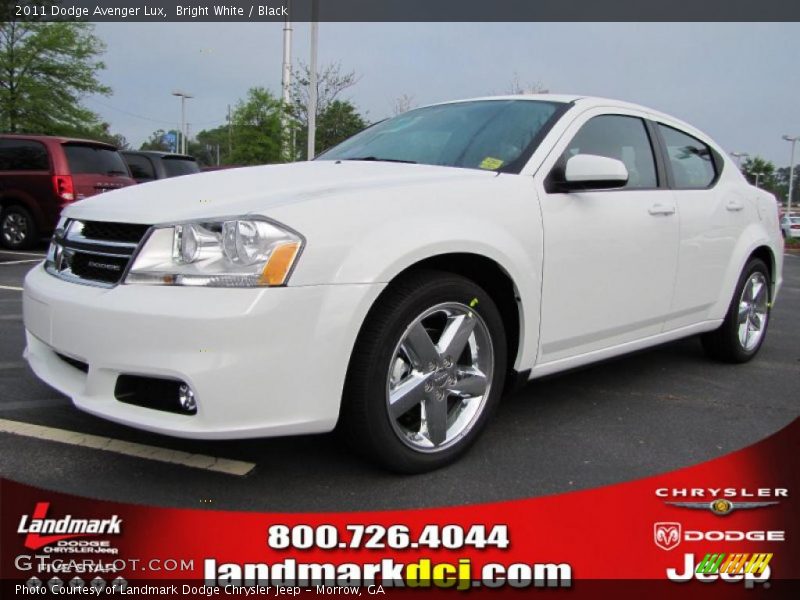 Bright White / Black 2011 Dodge Avenger Lux