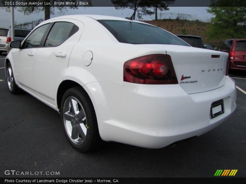 Bright White / Black 2011 Dodge Avenger Lux
