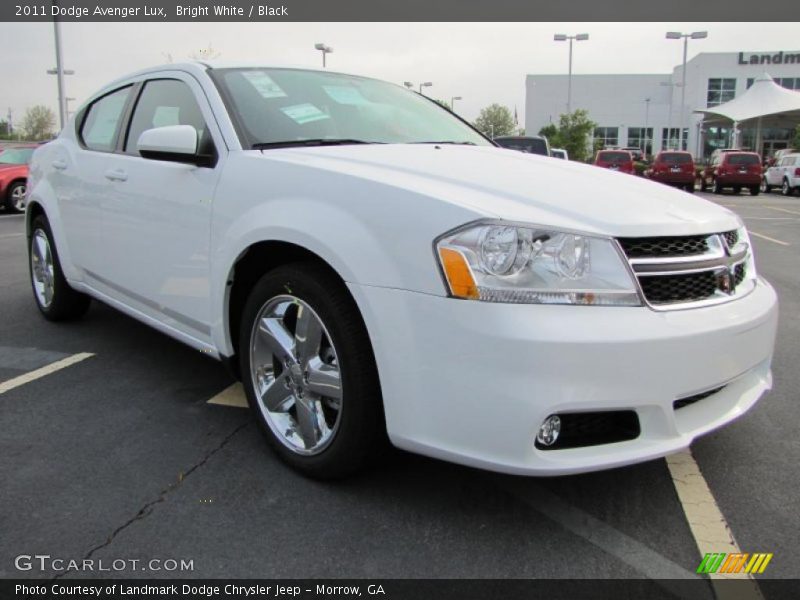 Front 3/4 View of 2011 Avenger Lux