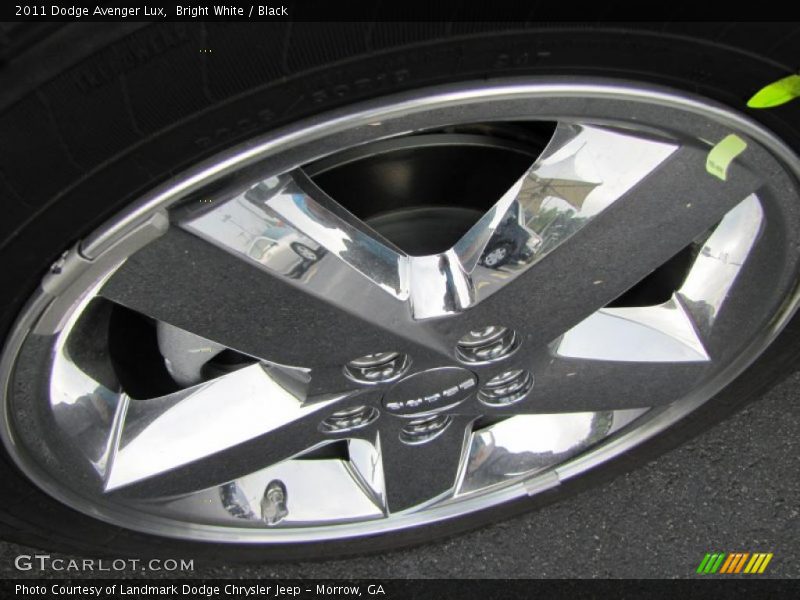Bright White / Black 2011 Dodge Avenger Lux
