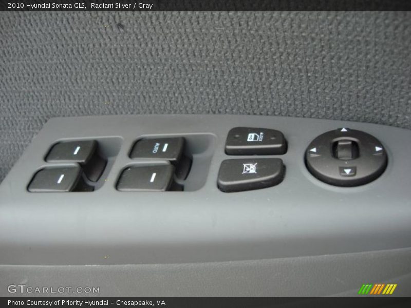 Radiant Silver / Gray 2010 Hyundai Sonata GLS