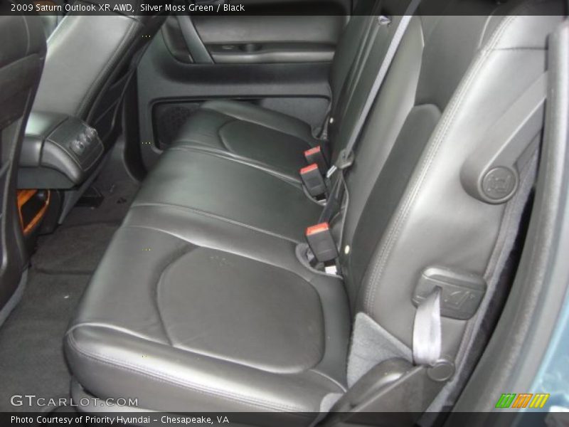  2009 Outlook XR AWD Black Interior