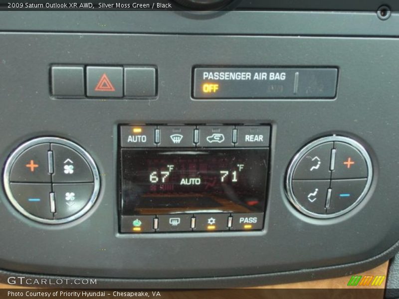 Controls of 2009 Outlook XR AWD