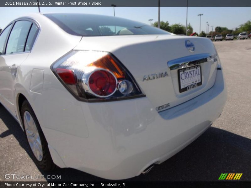 Winter Frost White / Blond 2011 Nissan Altima 2.5 S