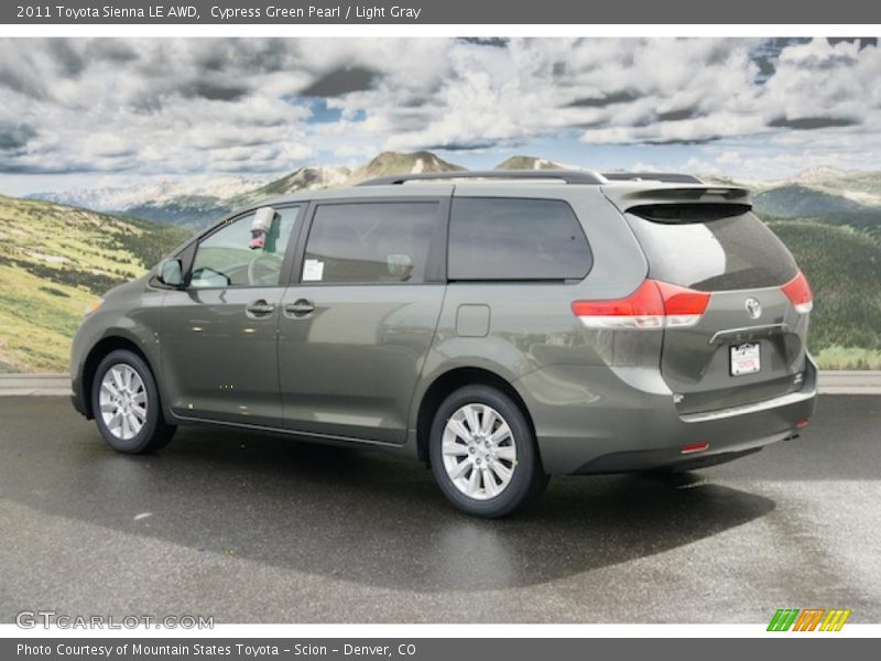 Cypress Green Pearl / Light Gray 2011 Toyota Sienna LE AWD