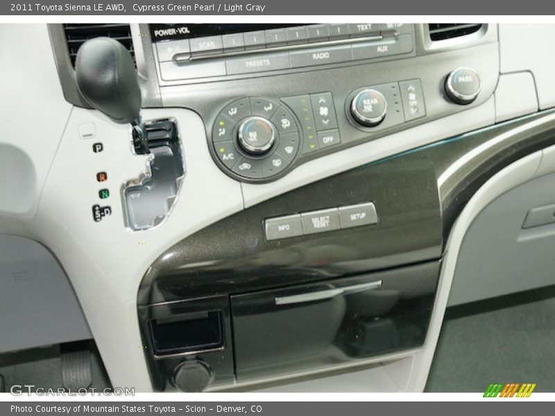Cypress Green Pearl / Light Gray 2011 Toyota Sienna LE AWD