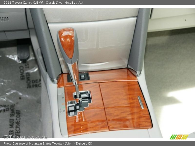 Classic Silver Metallic / Ash 2011 Toyota Camry XLE V6