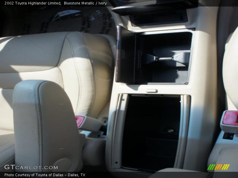 Bluestone Metallic / Ivory 2002 Toyota Highlander Limited