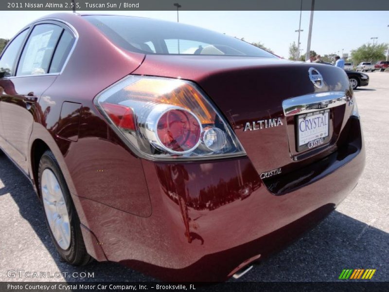 Tuscan Sun / Blond 2011 Nissan Altima 2.5 S