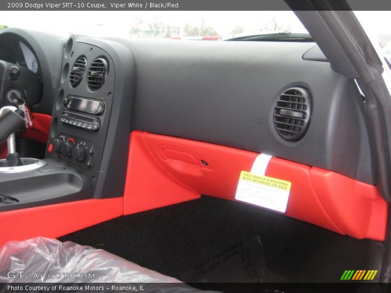 Viper White / Black/Red 2009 Dodge Viper SRT-10 Coupe