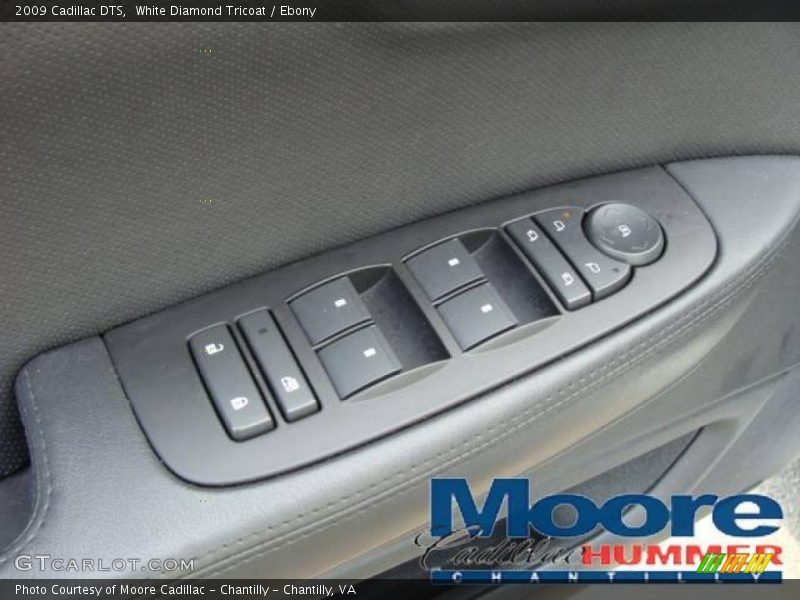 White Diamond Tricoat / Ebony 2009 Cadillac DTS