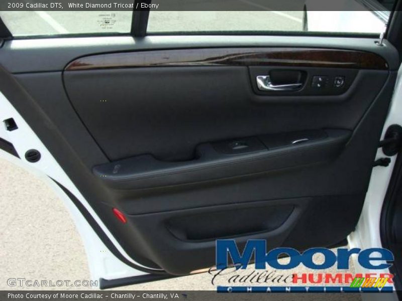 White Diamond Tricoat / Ebony 2009 Cadillac DTS