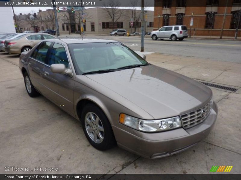Front 3/4 View of 2003 Seville SLS