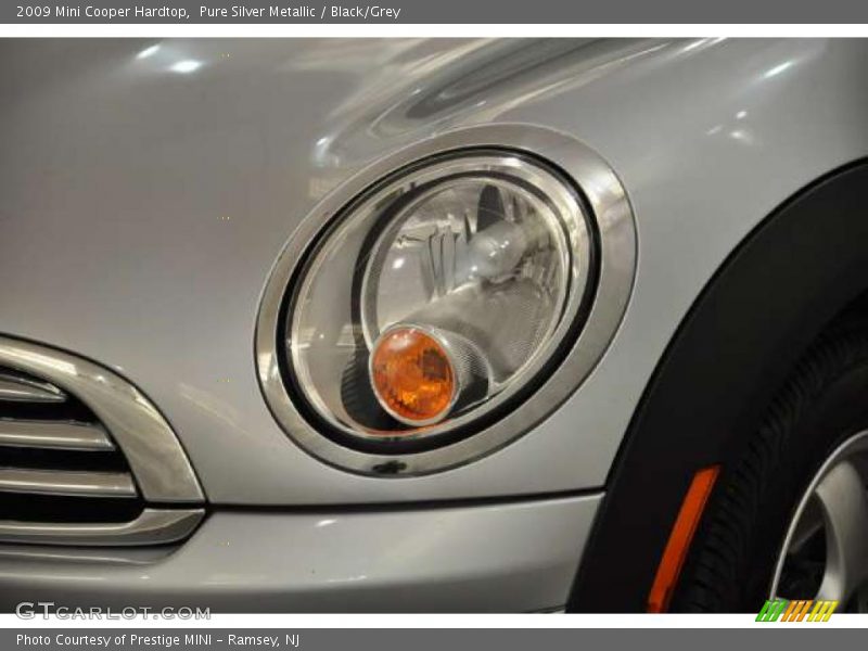Pure Silver Metallic / Black/Grey 2009 Mini Cooper Hardtop