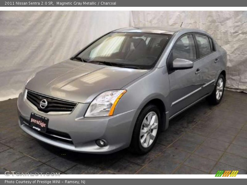 Magnetic Gray Metallic / Charcoal 2011 Nissan Sentra 2.0 SR