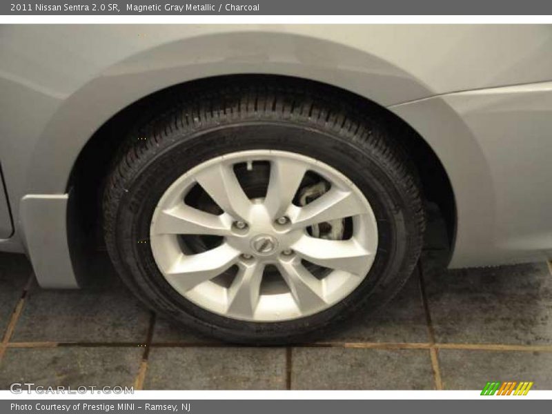 Magnetic Gray Metallic / Charcoal 2011 Nissan Sentra 2.0 SR