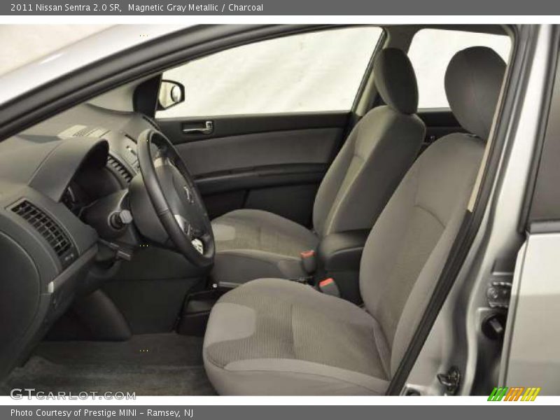 Magnetic Gray Metallic / Charcoal 2011 Nissan Sentra 2.0 SR