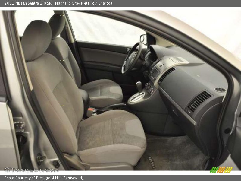 Magnetic Gray Metallic / Charcoal 2011 Nissan Sentra 2.0 SR