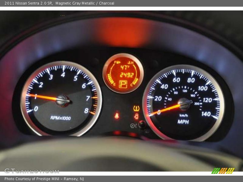 Magnetic Gray Metallic / Charcoal 2011 Nissan Sentra 2.0 SR