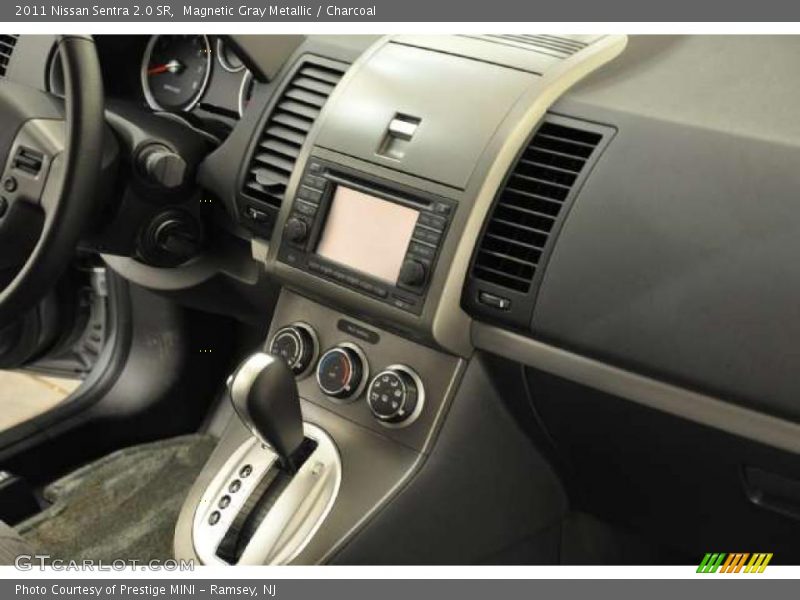 Magnetic Gray Metallic / Charcoal 2011 Nissan Sentra 2.0 SR