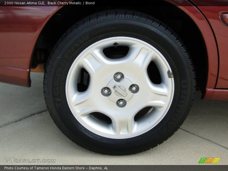  2000 Altima GLE Wheel