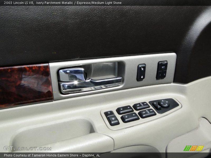 Ivory Parchment Metallic / Espresso/Medium Light Stone 2003 Lincoln LS V8