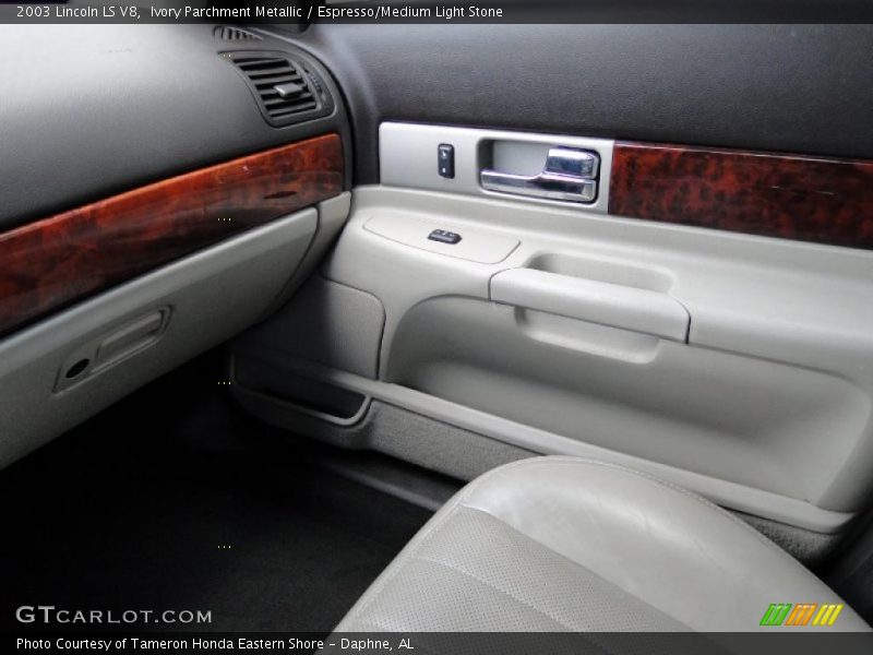 Ivory Parchment Metallic / Espresso/Medium Light Stone 2003 Lincoln LS V8