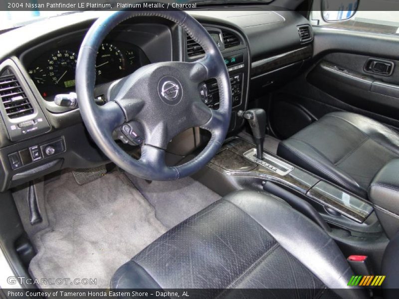  2004 Pathfinder LE Platinum Charcoal Interior