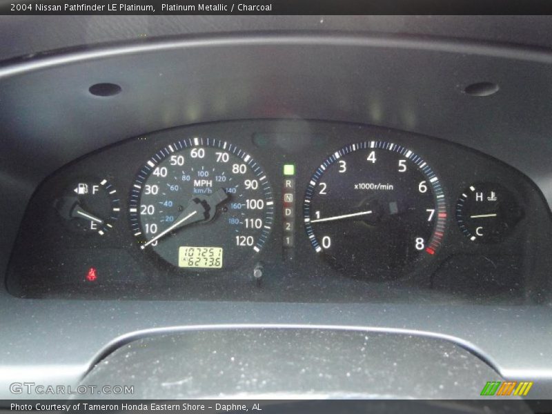 Platinum Metallic / Charcoal 2004 Nissan Pathfinder LE Platinum