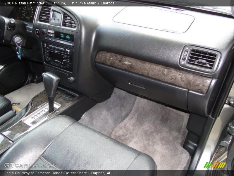 Platinum Metallic / Charcoal 2004 Nissan Pathfinder LE Platinum