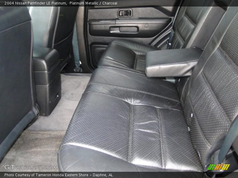  2004 Pathfinder LE Platinum Charcoal Interior