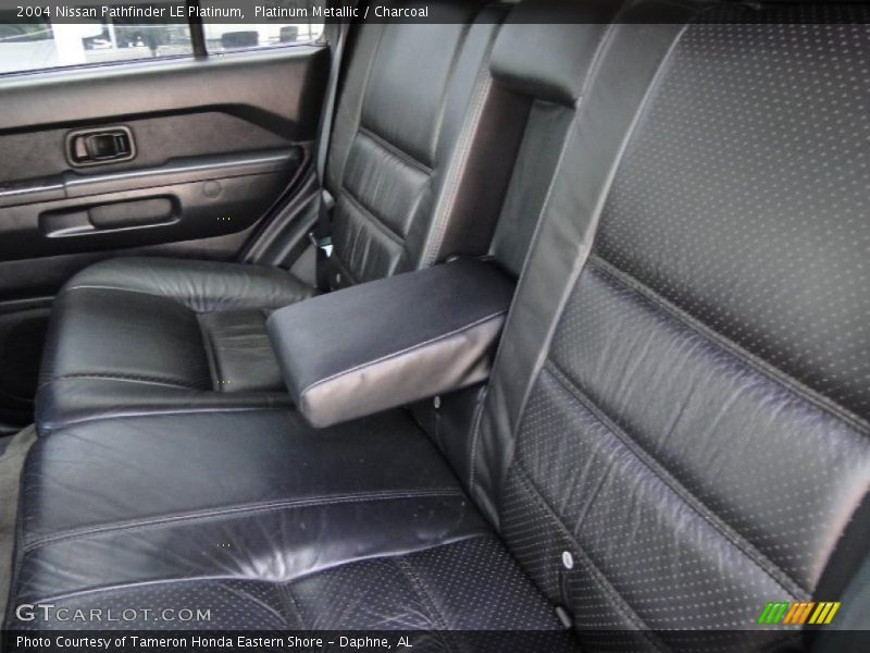 Platinum Metallic / Charcoal 2004 Nissan Pathfinder LE Platinum