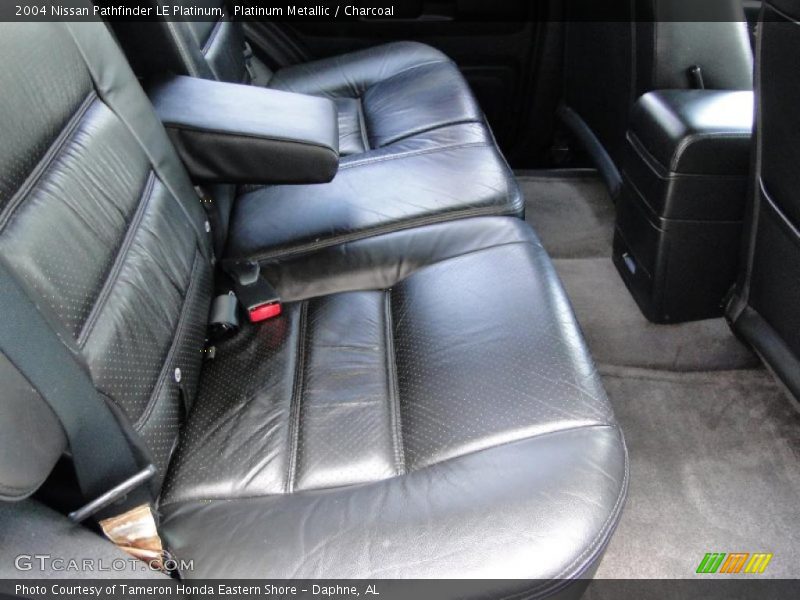 Platinum Metallic / Charcoal 2004 Nissan Pathfinder LE Platinum